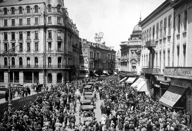 Victoriei Avenue at The Army Club, 1920s