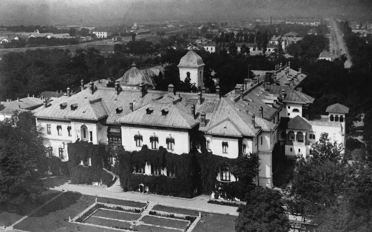 Queen of Romania's home from the air The charming Royal Palace of Cotroceni, 1920s