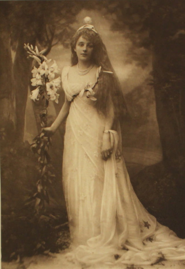 The ethereal beauty of Mrs J Graham Menzies in the role of Titania, Queen of the Fairies.