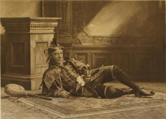 Mr Henry Holden is portraying Will Somers, the first Queen Elizabeth‘s court jester.
