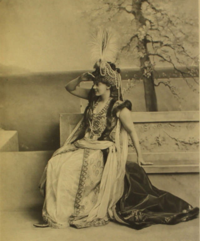 Lady Alexandra Colebrooke as Roxana, wife of Alexander the Great.