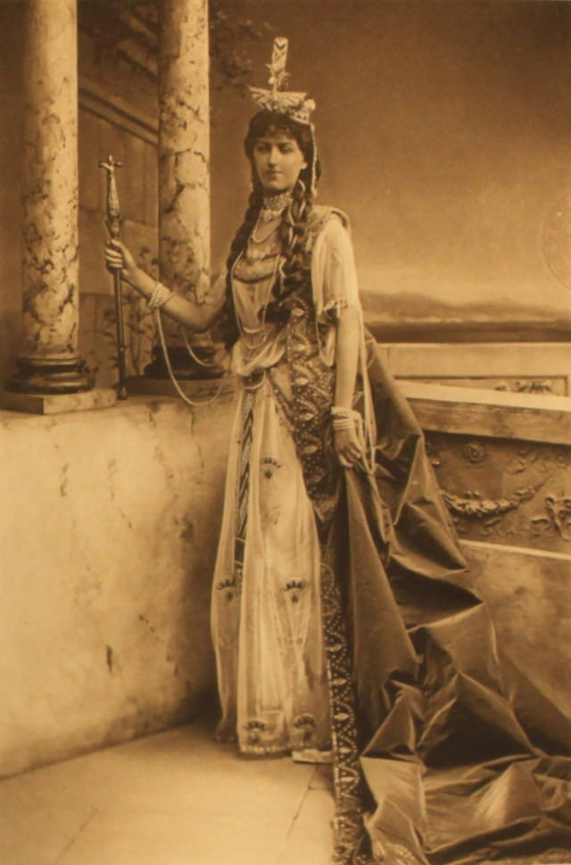 Lady de Trafford as Semiramis Queen of Assyria.