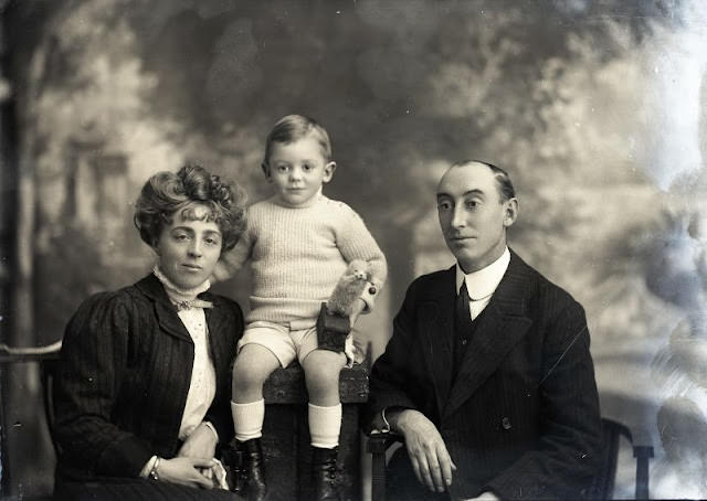 Stunning Family Portraits from the Edwardian Era that Capture Elegance