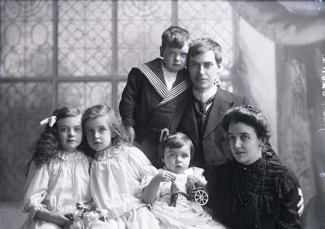 Stunning Family Portraits from the Edwardian Era that Capture Elegance