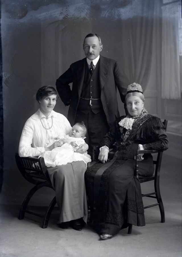 Stunning Family Portraits from the Edwardian Era that Capture Elegance