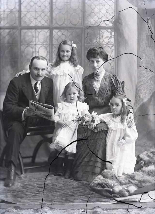 Stunning Family Portraits from the Edwardian Era that Capture Elegance