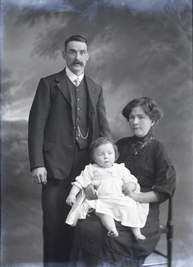 Stunning Family Portraits from the Edwardian Era that Capture Elegance