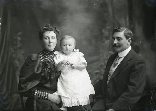 Stunning Family Portraits from the Edwardian Era that Capture Elegance