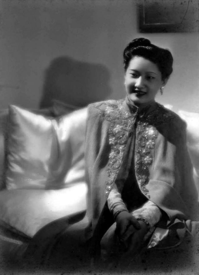 The Last Empress of Vietnam: Empress Nam Phuong's Youth and Beauty in 1930s Photos