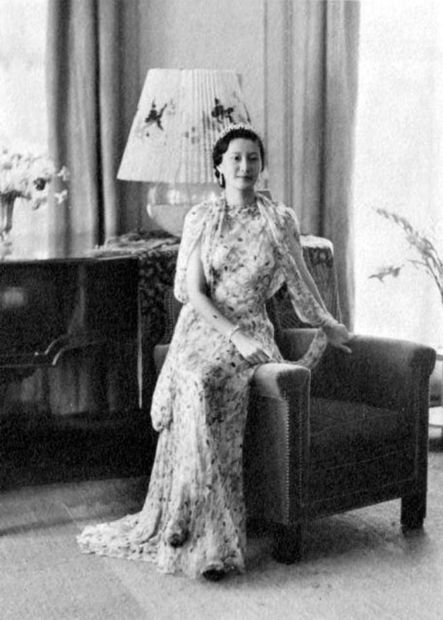 The Last Empress of Vietnam: Empress Nam Phuong's Youth and Beauty in 1930s Photos