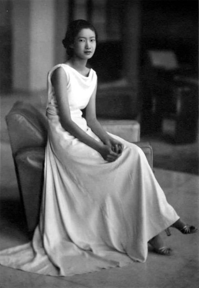 The Last Empress of Vietnam: Empress Nam Phuong's Youth and Beauty in 1930s Photos