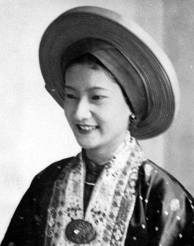 The Last Empress of Vietnam: Empress Nam Phuong's Youth and Beauty in 1930s Photos