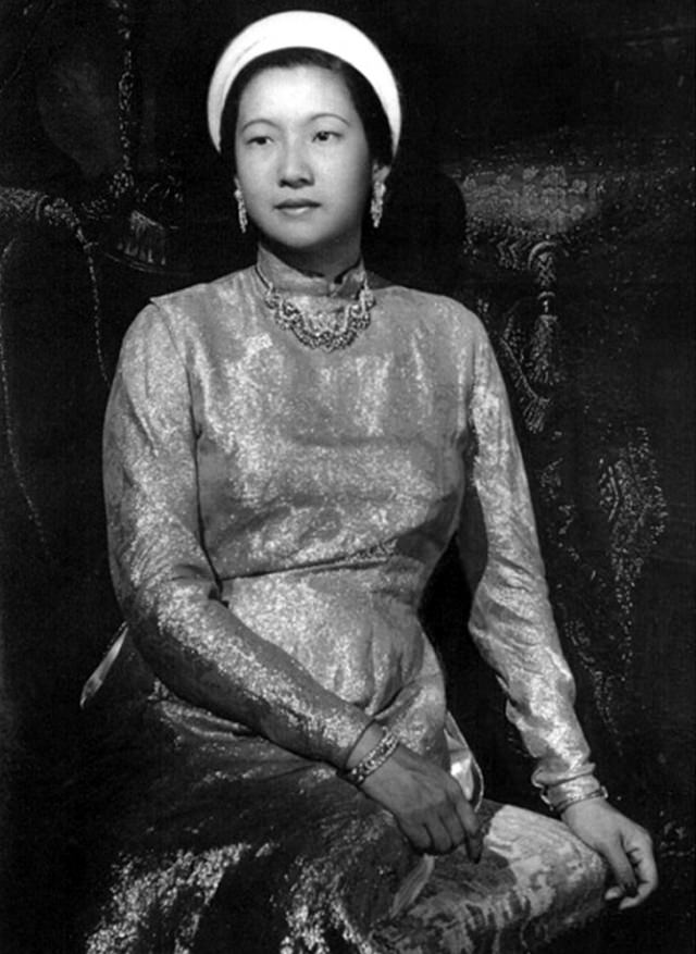 The Last Empress of Vietnam: Empress Nam Phuong's Youth and Beauty in 1930s Photos