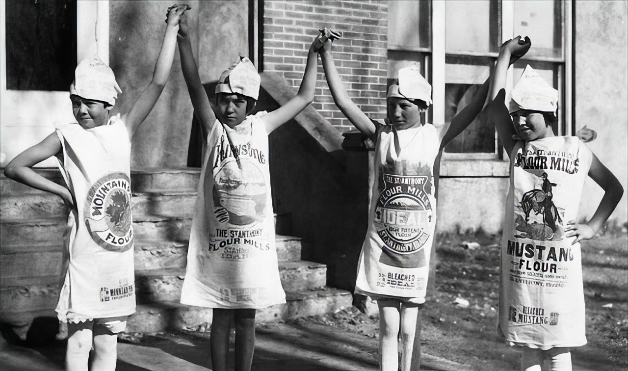 How Flour Sack Dresses Became the Emblem of Thrifty Fashions During the Great Depression