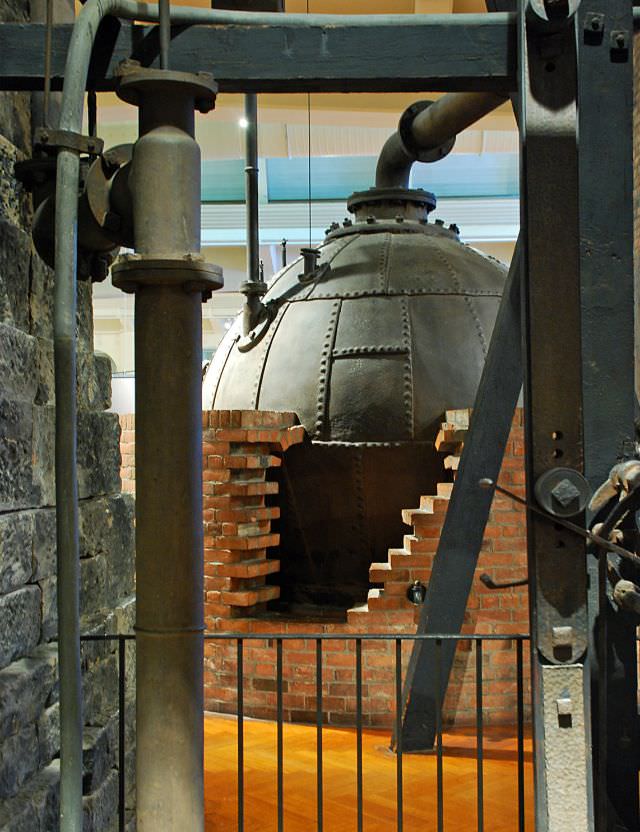 World's oldest surviving steam engine (circa 1760). An incredible Thomas Newcomen steam engine that was used to pump water out of a deep mine in England