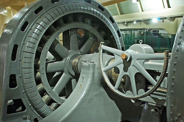 1903 electric generator at the Henry Ford Museum