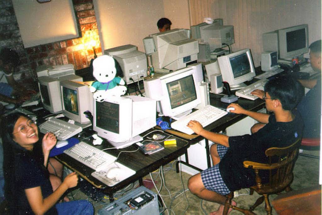 Wired Connections and Unforgettable Nights: Exploring the Peak of LAN Parties with Photos from the Late 1990s to Early 2000s