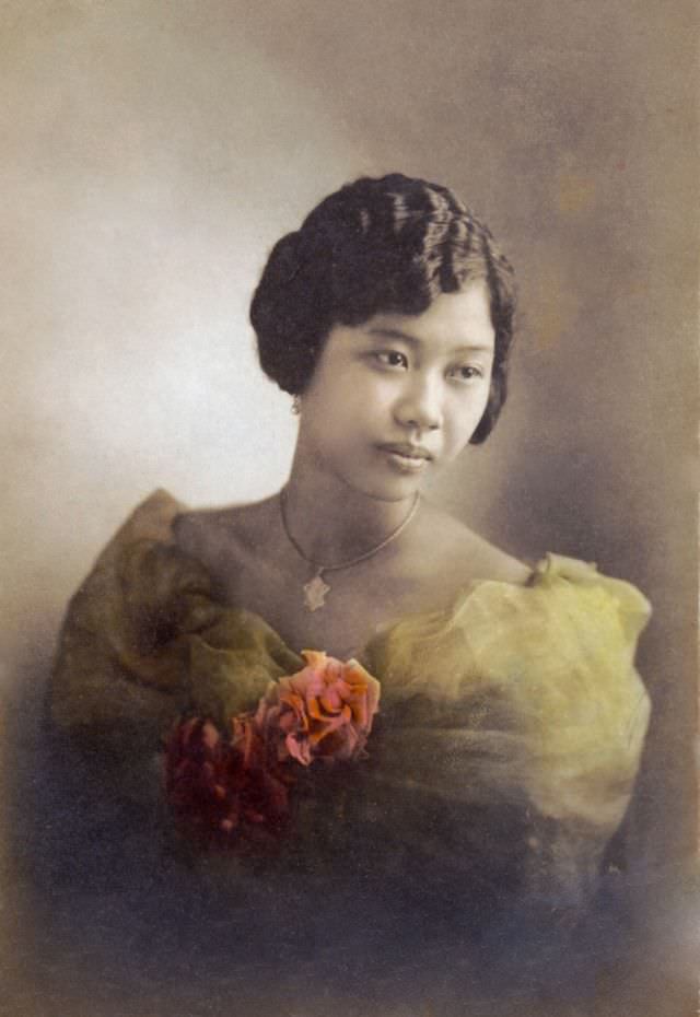 Stunning Vintage Portraits of Manila Ladies from the 1900s