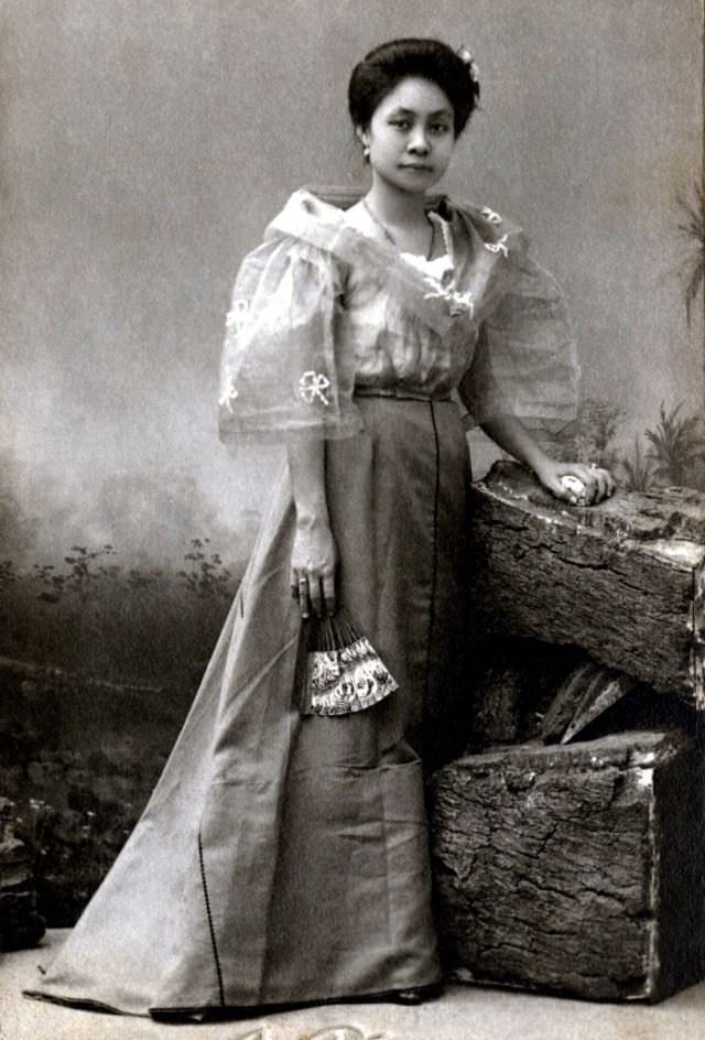 Stunning Vintage Portraits of Manila Ladies from the 1900s