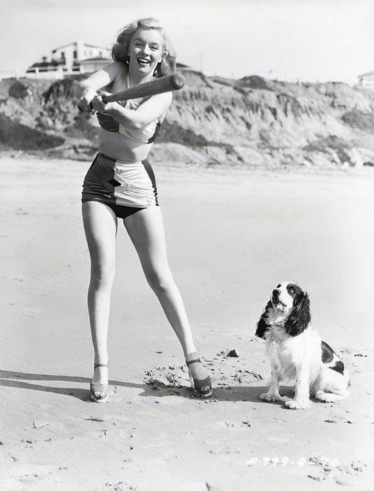 Adorable Vintage Photos of Marilyn Monroe with her Pet Dogs