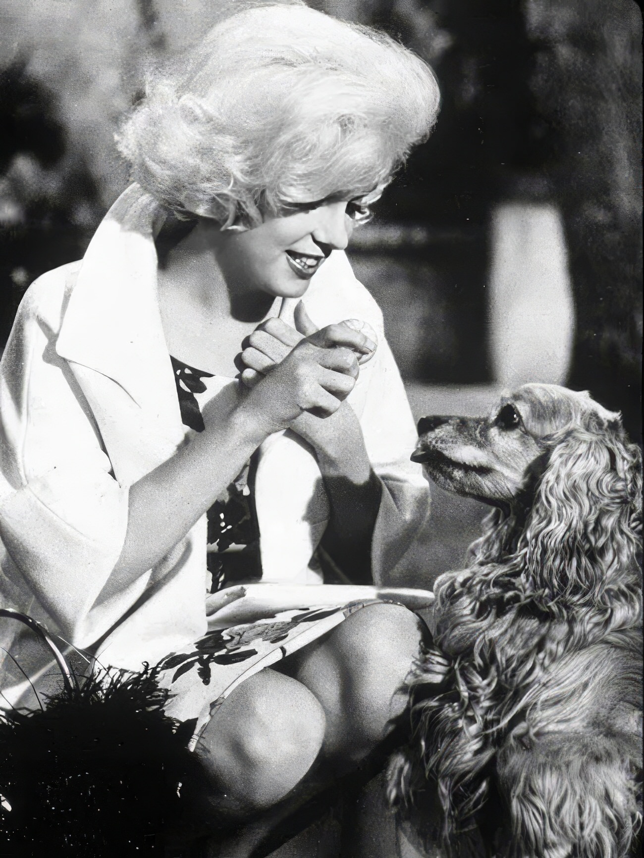 Adorable Vintage Photos of Marilyn Monroe with her Pet Dogs