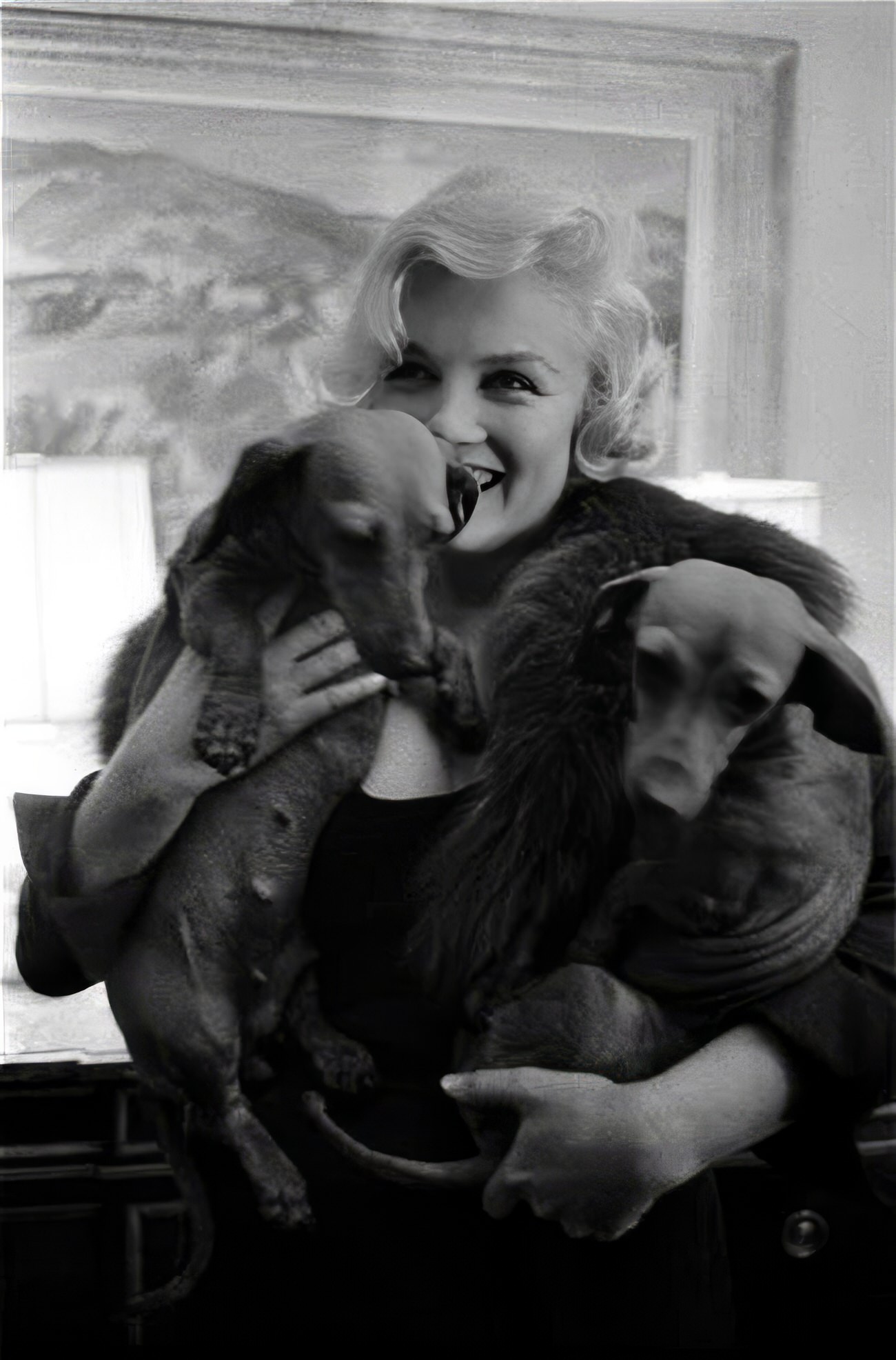 Adorable Vintage Photos of Marilyn Monroe with her Pet Dogs