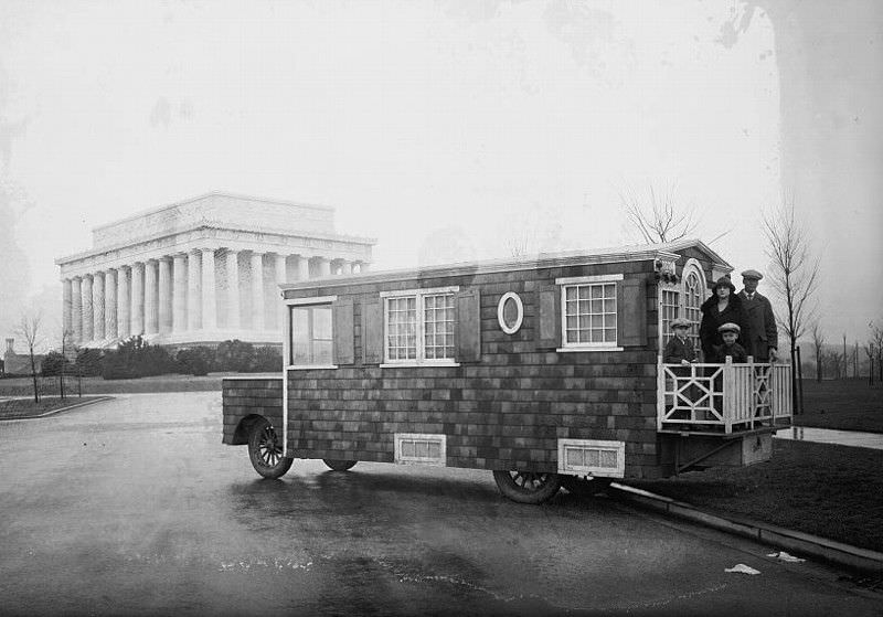 A Century of Mobile Living Explored Through Photos from the 1900s to the 1990s