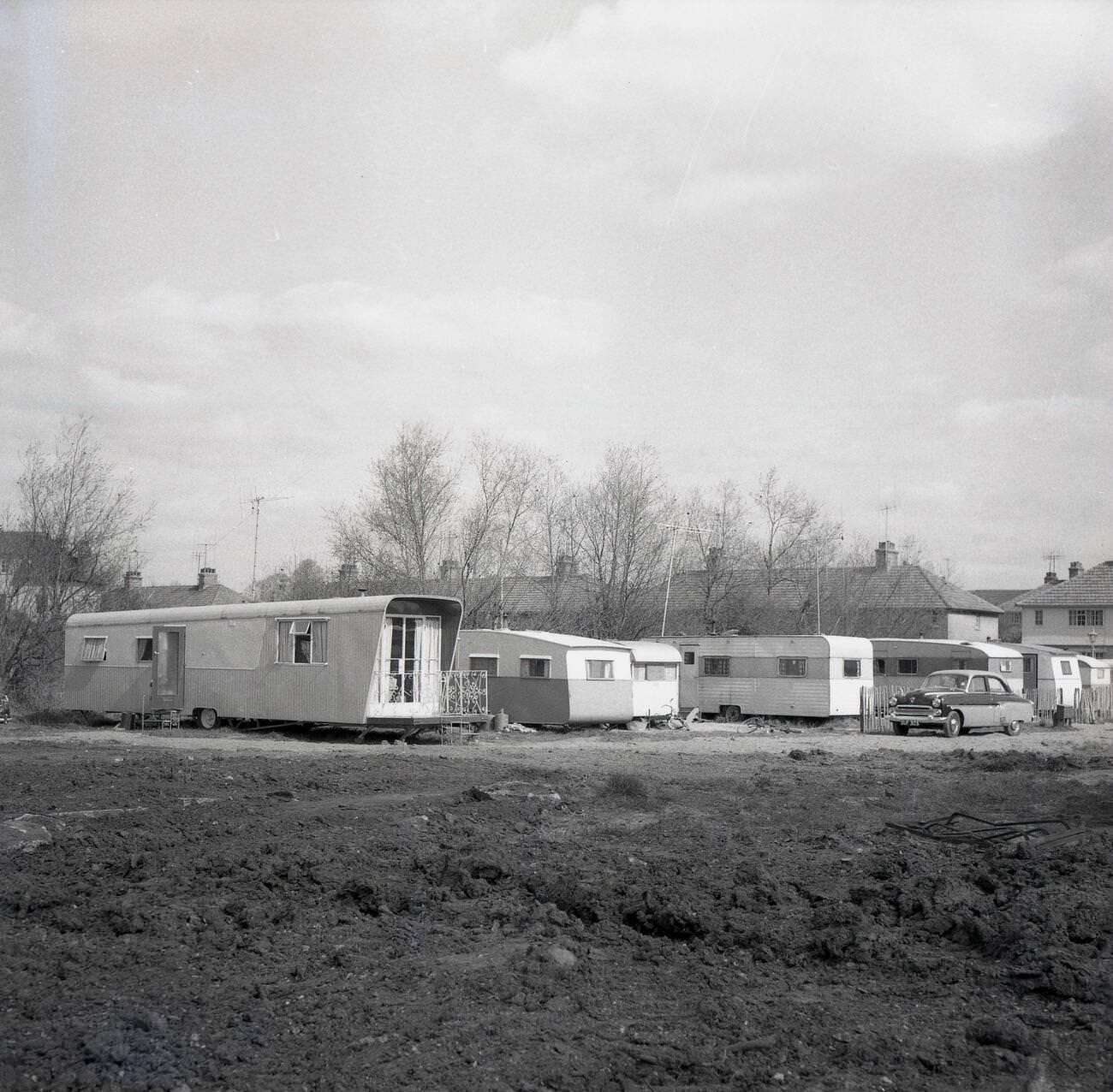 A Century of Mobile Living Explored Through Photos from the 1900s to the 1990s