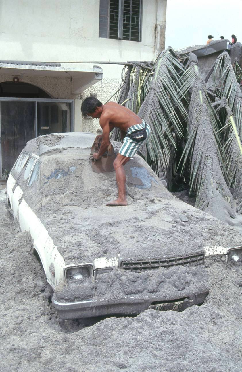 The aftermath of Mount Pinatubo's volcanic eruption in Olongapo