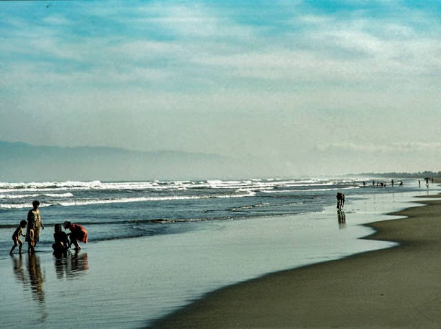 Lingayen Gulf, Philippines, 1980.