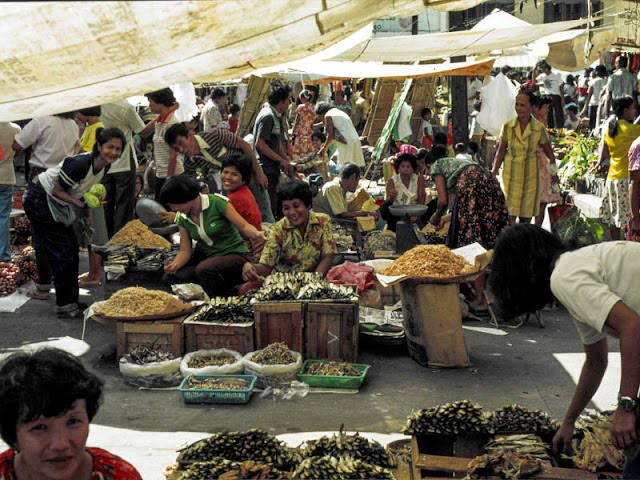 The bustling city of San Fernando, Philippines, in December 1980.