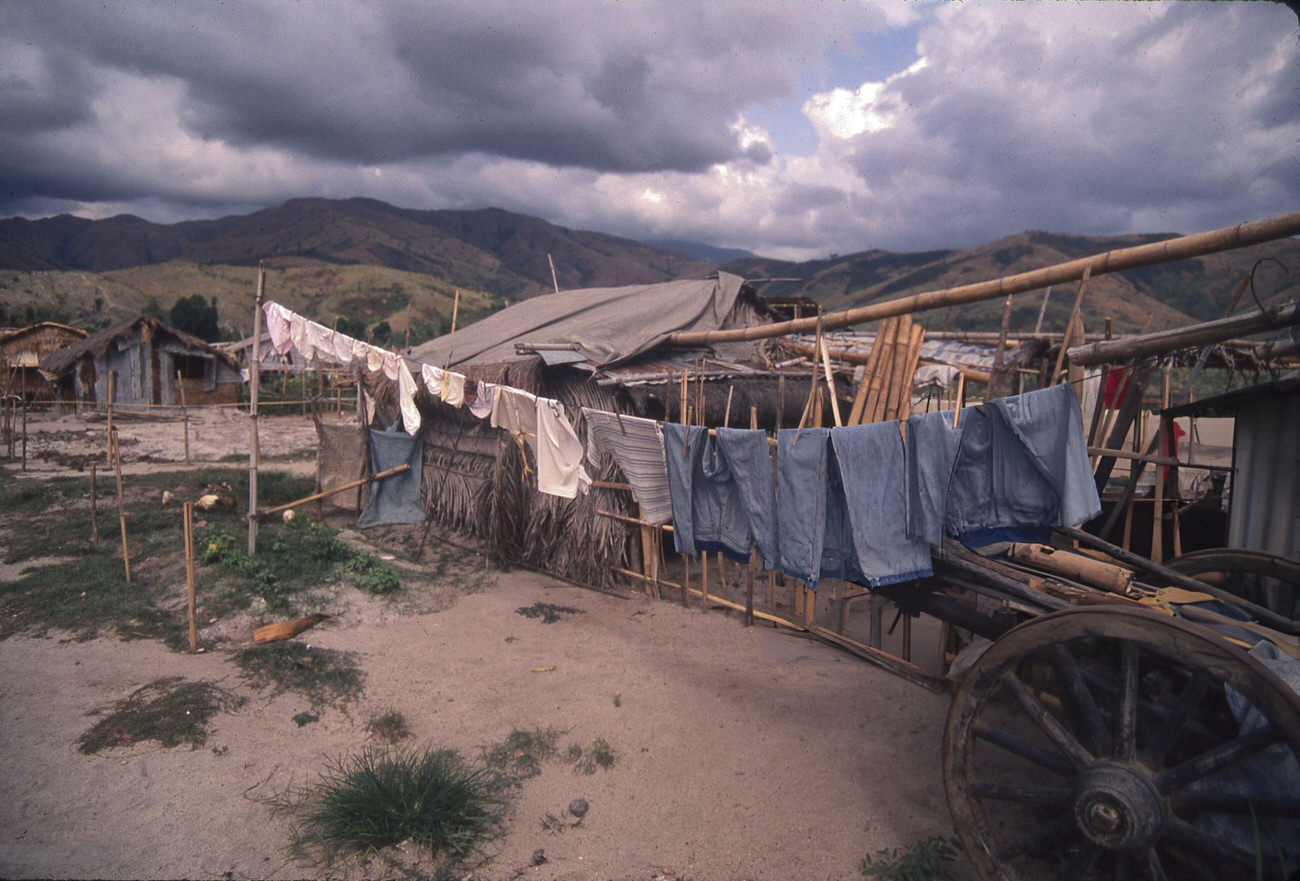 Shantytown living conditions in the Mountain Province, Philippines, August 3, 1988.