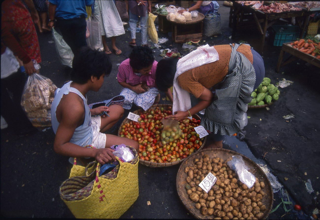 A vibrant marketplace in Manila, Philippines, August 2, 1988.