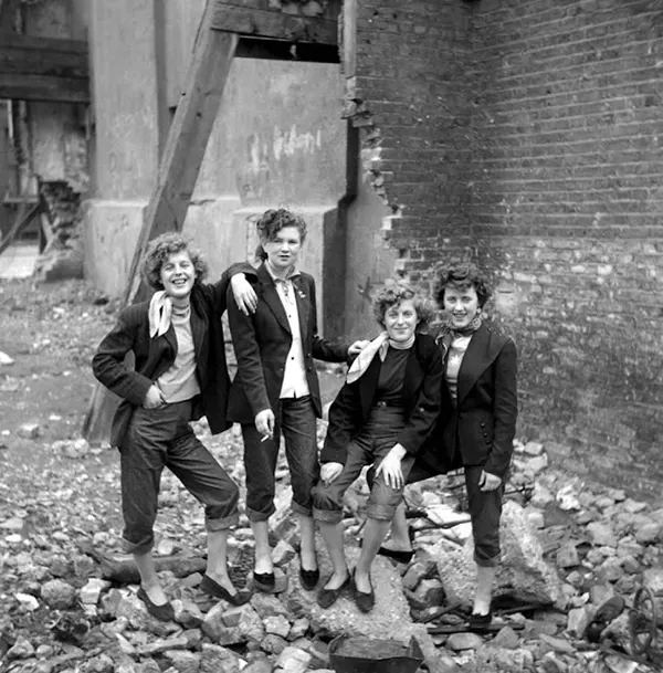 The Iconic Style of Teddy Boys and Girls in the 1950s through Fabulous Vintage Photos