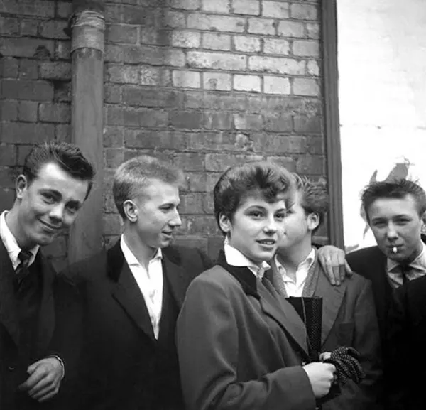 The Iconic Style of Teddy Boys and Girls in the 1950s through Fabulous Vintage Photos