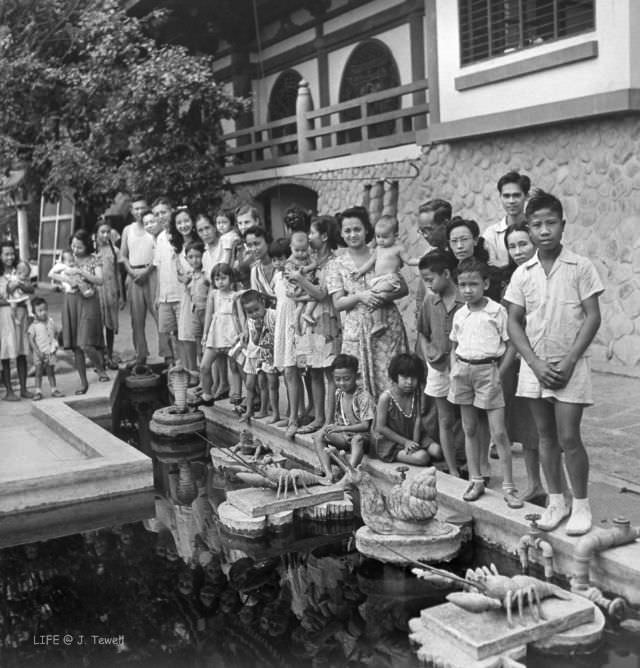 O'Campo Pagoda, Quiapo, Manila, Philippines, February 1945