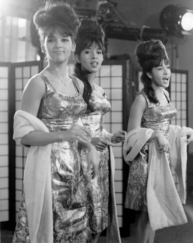 The Ronettes' Captivating 1964 London Visit Through Beautiful Photos