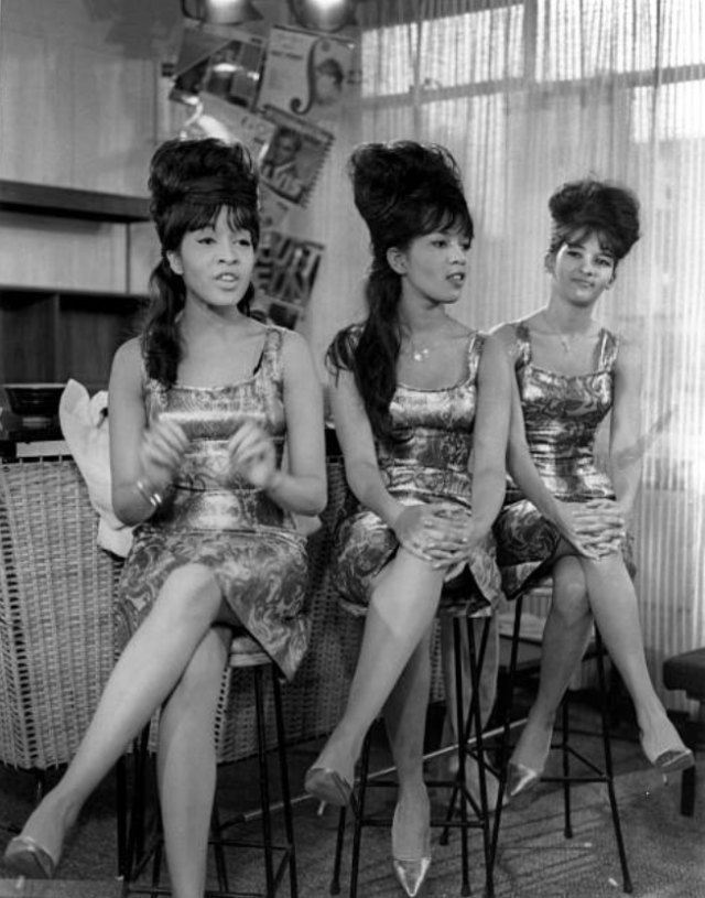 The Ronettes' Captivating 1964 London Visit Through Beautiful Photos