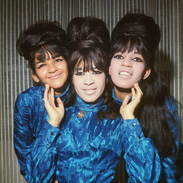 The Ronettes' Captivating 1964 London Visit Through Beautiful Photos