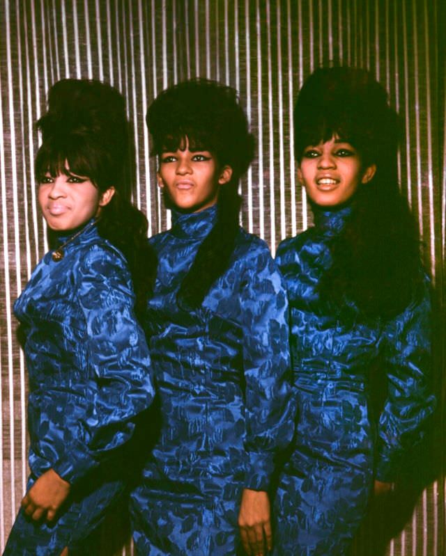 The Ronettes' Captivating 1964 London Visit Through Beautiful Photos