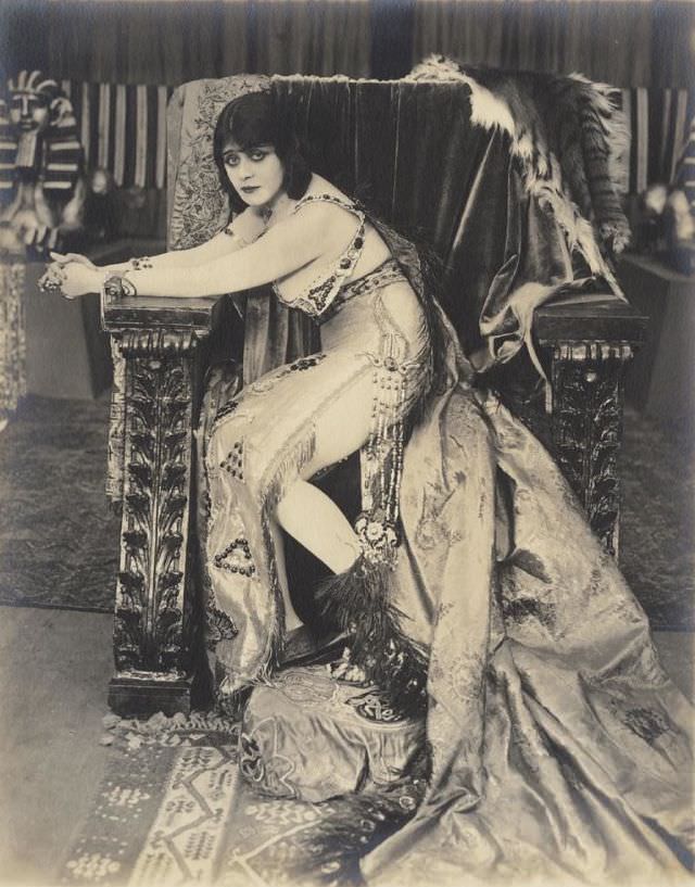 From Screen Siren to Queen of the Nile: Exploring Theda Bara's Role in the 1917 Cleopatra Through Vintage Photos