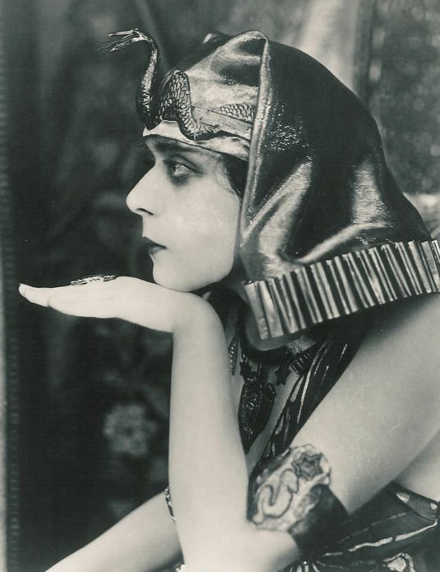 From Screen Siren to Queen of the Nile: Exploring Theda Bara's Role in the 1917 Cleopatra Through Vintage Photos