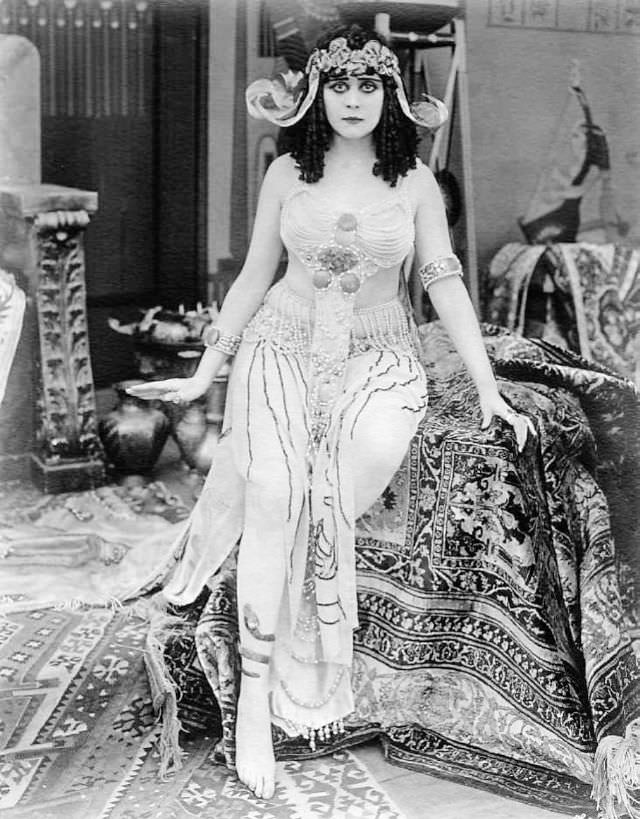 From Screen Siren to Queen of the Nile: Exploring Theda Bara's Role in the 1917 Cleopatra Through Vintage Photos