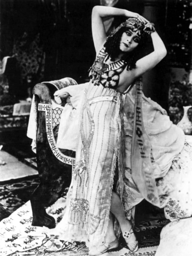 From Screen Siren to Queen of the Nile: Exploring Theda Bara's Role in the 1917 Cleopatra Through Vintage Photos