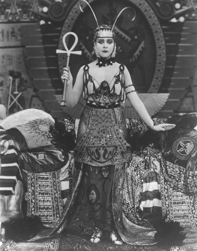 From Screen Siren to Queen of the Nile: Exploring Theda Bara's Role in the 1917 Cleopatra Through Vintage Photos