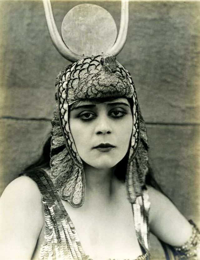 From Screen Siren to Queen of the Nile: Exploring Theda Bara's Role in the 1917 Cleopatra Through Vintage Photos