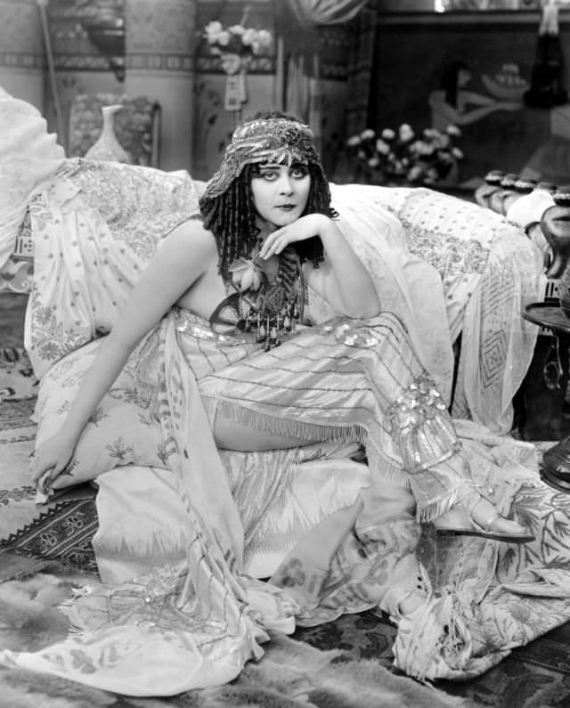 From Screen Siren to Queen of the Nile: Exploring Theda Bara's Role in the 1917 Cleopatra Through Vintage Photos