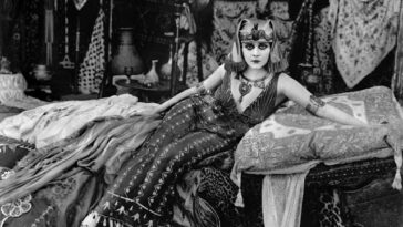 Theda Bara in Cleopatra 1917