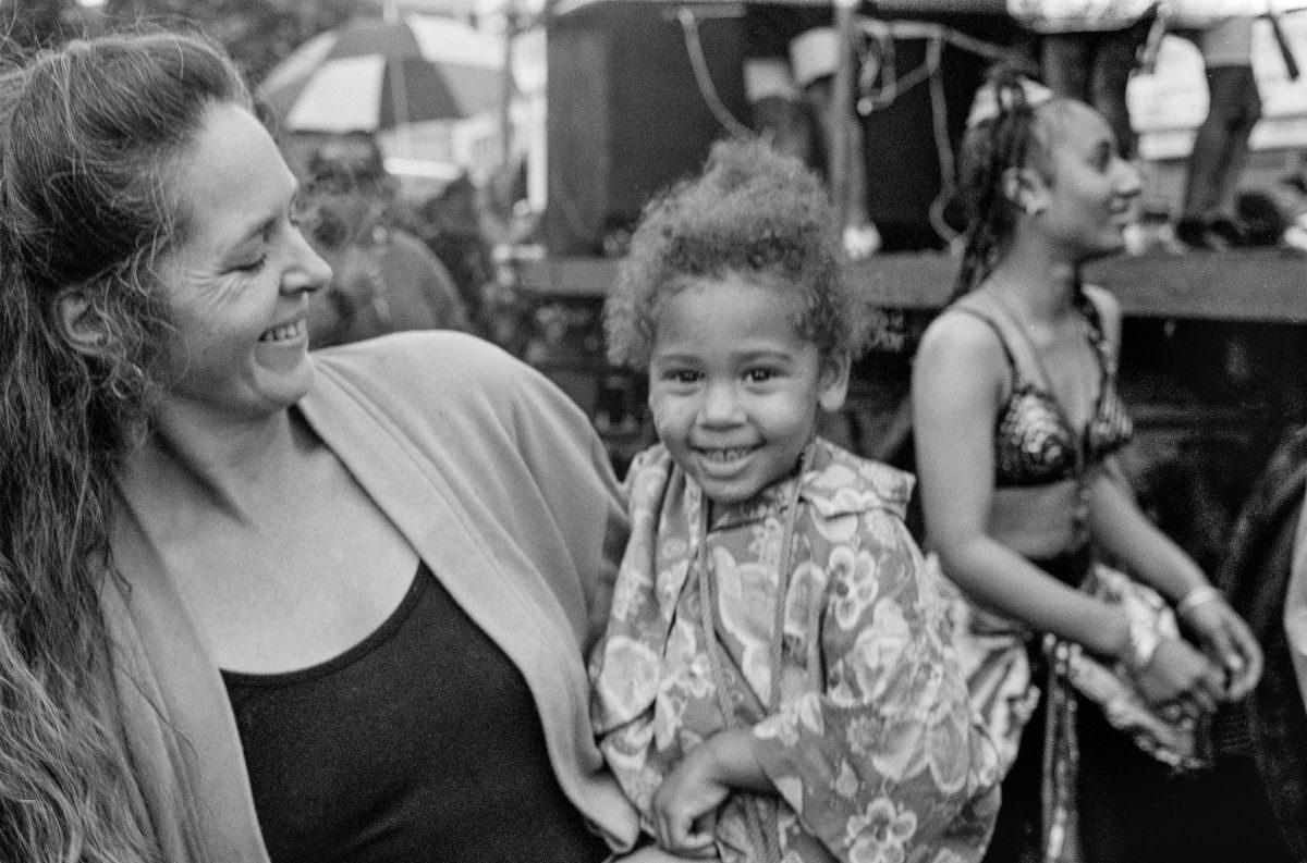 Stunning Photos of the 1992 Notting Hill Carnival that show the Celebration of Caribbean Culture