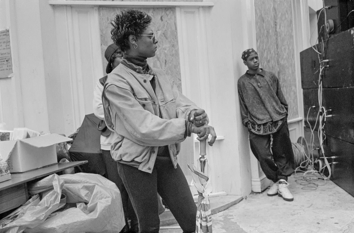 Stunning Photos of the 1992 Notting Hill Carnival that show the Celebration of Caribbean Culture